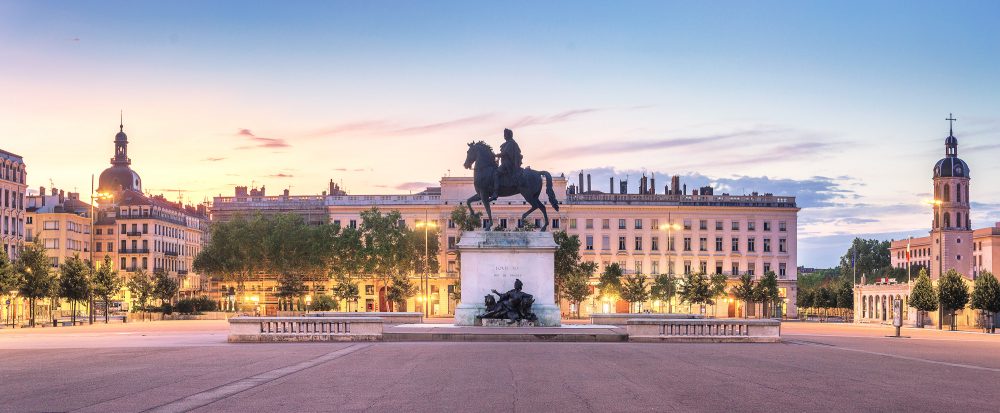 Улицы и площади Лиона: Place Bellecour